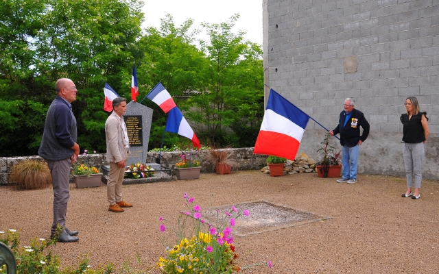 mairie de saint quentin la tour